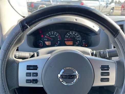 Used 2016 Nissan Frontier SV image 16