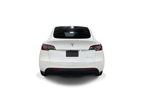 Certified 2023 Tesla Model Y AWD image 9