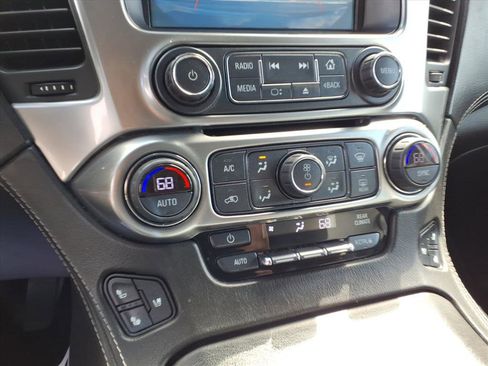 Used 2019 Chevrolet Suburban Premier AWD/4WD image 11