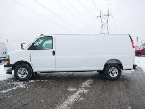 New 2025 Chevrolet Express 3500 w/ Driver Convenience Package RWD image 11