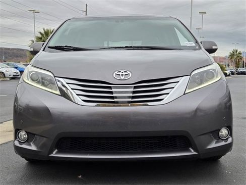 Used 2017 Toyota Sienna Limited Premium w/ Advanced Technology Package image 8