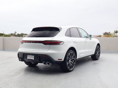 New 2026 Porsche Macan AWD/4WD image 9