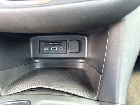 Used 2022 Chevrolet Equinox RS w/ Infotainment Package FWD image 23