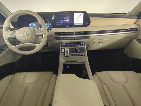 Used 2023 Hyundai Palisade Limited FWD image 19