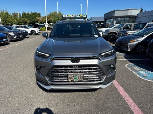 Used 2025 Toyota Grand Highlander AWD Hybrid image 2
