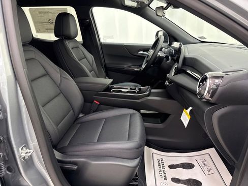 New 2026 Chevrolet Equinox LT w/ Convenience Package II image 9