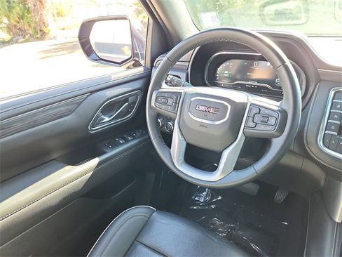 Certified 2023 GMC Yukon XL SLT image 17
