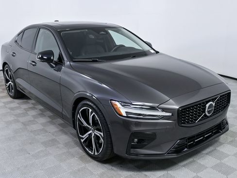 Used 2025 Volvo S60 B5 Plus w/ Climate Package image 27
