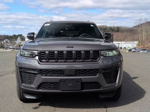 New 2026 Jeep Grand Cherokee L 4WD image 2