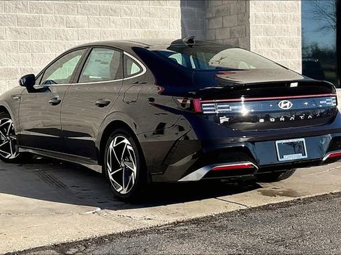 New 2025 Hyundai Sonata SEL image 3