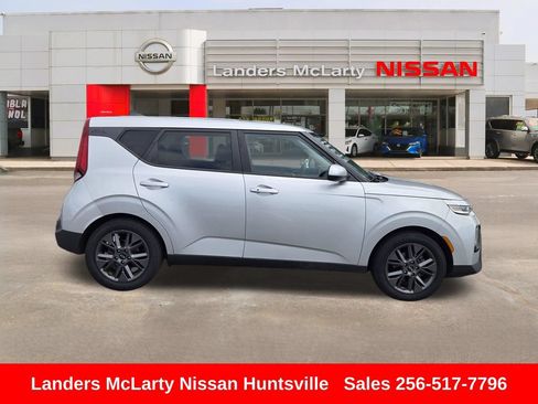 Used 2020 Kia Soul EX FWD image 2