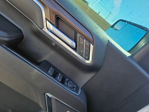 Used 2022 GMC Sierra 1500 SLT image 11