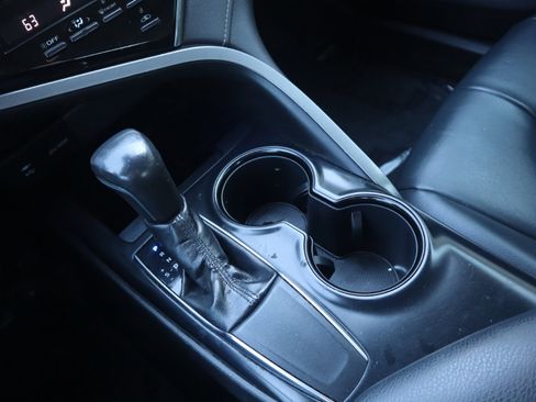 Used 2019 Toyota Camry SE image 70