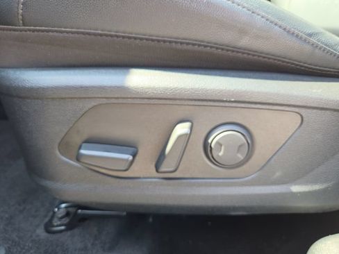 Used 2025 Kia Sportage EX FWD image 12