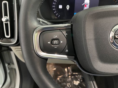 Used 2023 Volvo XC40 B5 Plus w/ Driver Assist Package AWD/4WD image 28