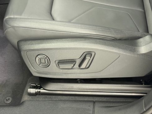 Used 2025 Audi Q3 2.0T Premium w/ Convenience Package image 14