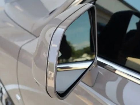 Used 2026 Rolls-Royce Cullinan AWD/4WD image 21