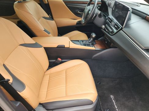 Used 2022 Lexus ES 300h Ultra Luxury image 38