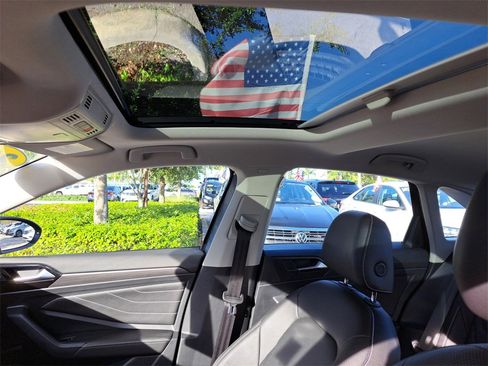 Used 2022 Volkswagen Jetta SEL image 15