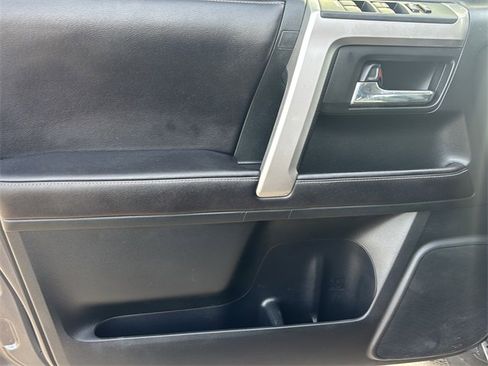 Used 2016 Toyota 4Runner SR5 image 17