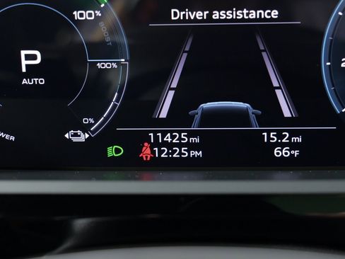 Used 2023 Audi e-tron Prestige w/ Prestige Package image 48