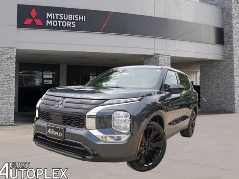 Used 2026 Mitsubishi Outlander LE AWD/4WD image 1