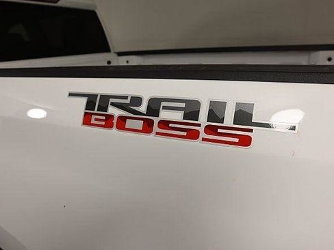 Used 2022 Chevrolet Silverado 1500 LT Trail Boss image 10