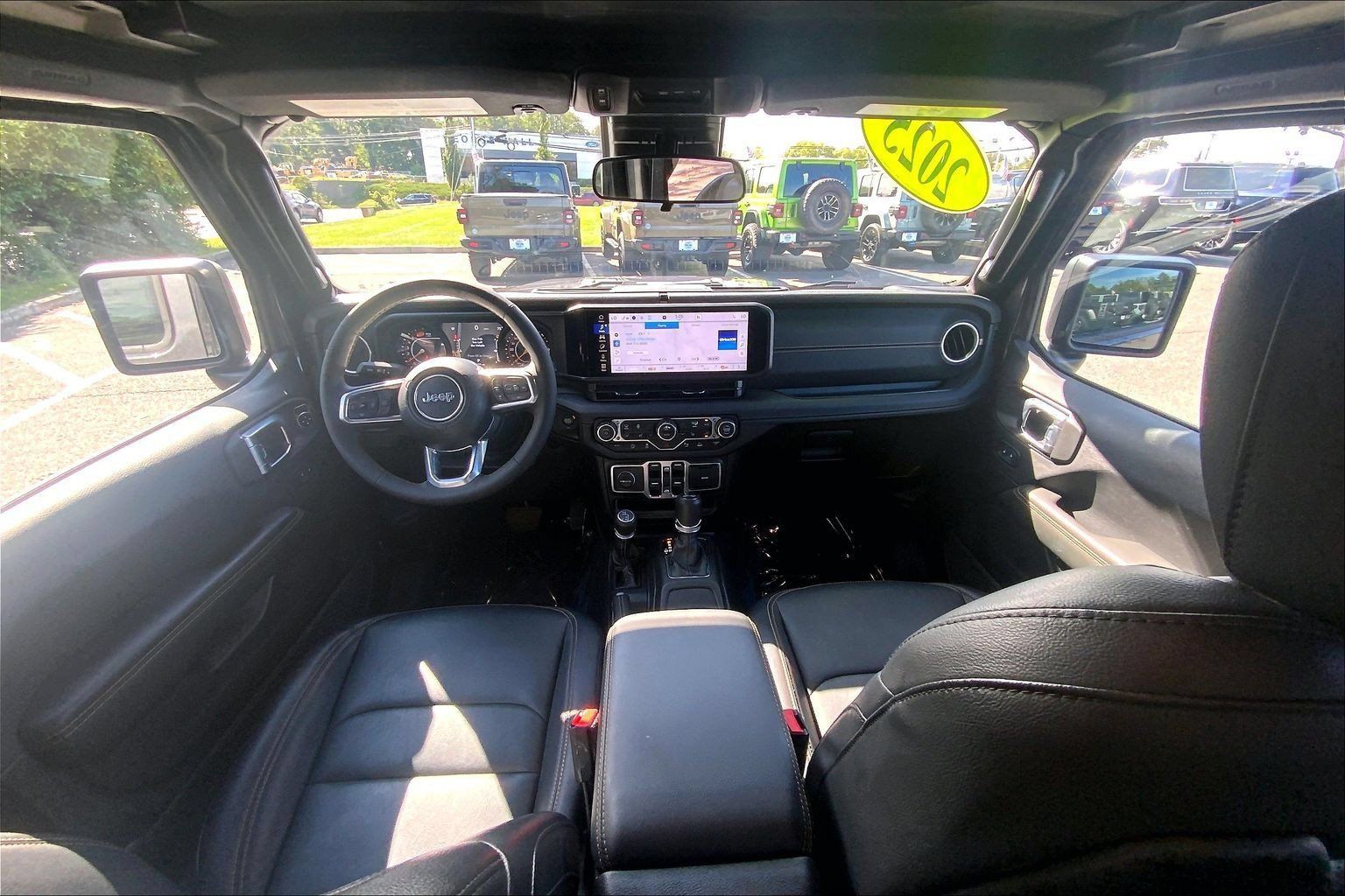 Certified 2025 Jeep Wrangler Unlimited Sahara w/ Safety Group AWD/4WD image 15