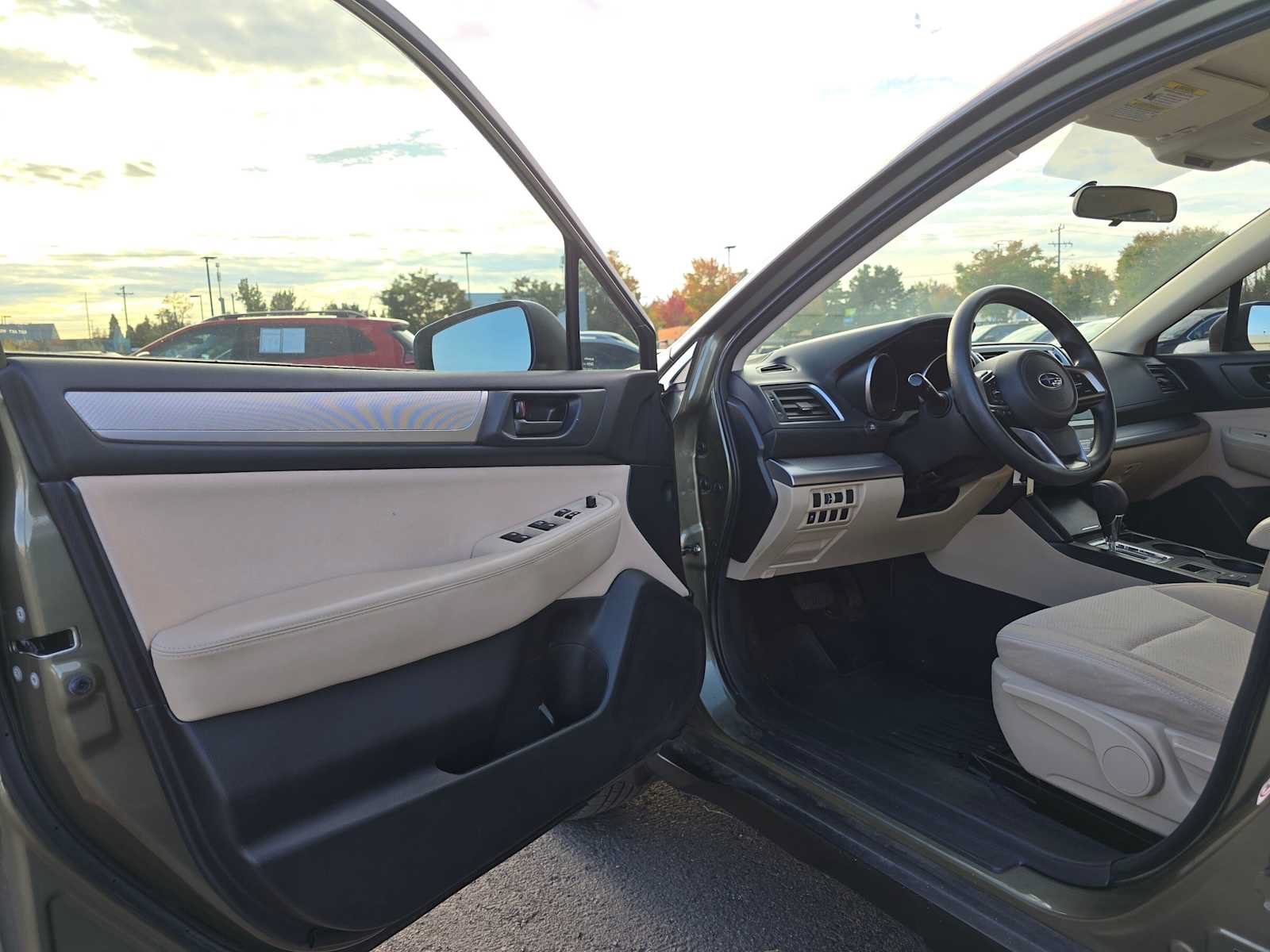 Used 2018 Subaru Outback 2.5i AWD/4WD image 22