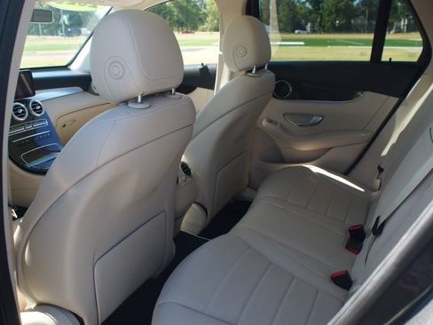 Used 2020 Mercedes-Benz GLC 300 image 16