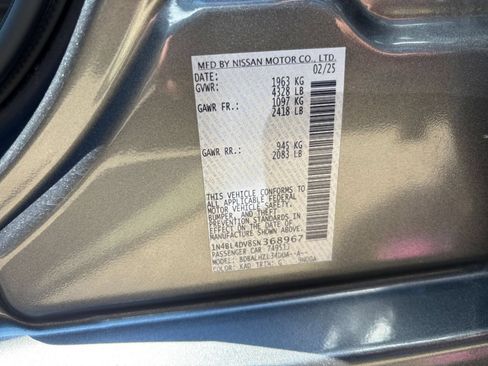 Used 2025 Nissan Altima 2.5 SV FWD image 29