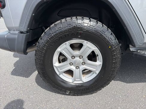Used 2021 Jeep Wrangler Unlimited Sport AWD/4WD image 12