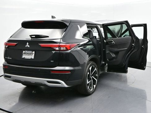 Used 2022 Mitsubishi Outlander SE image 40