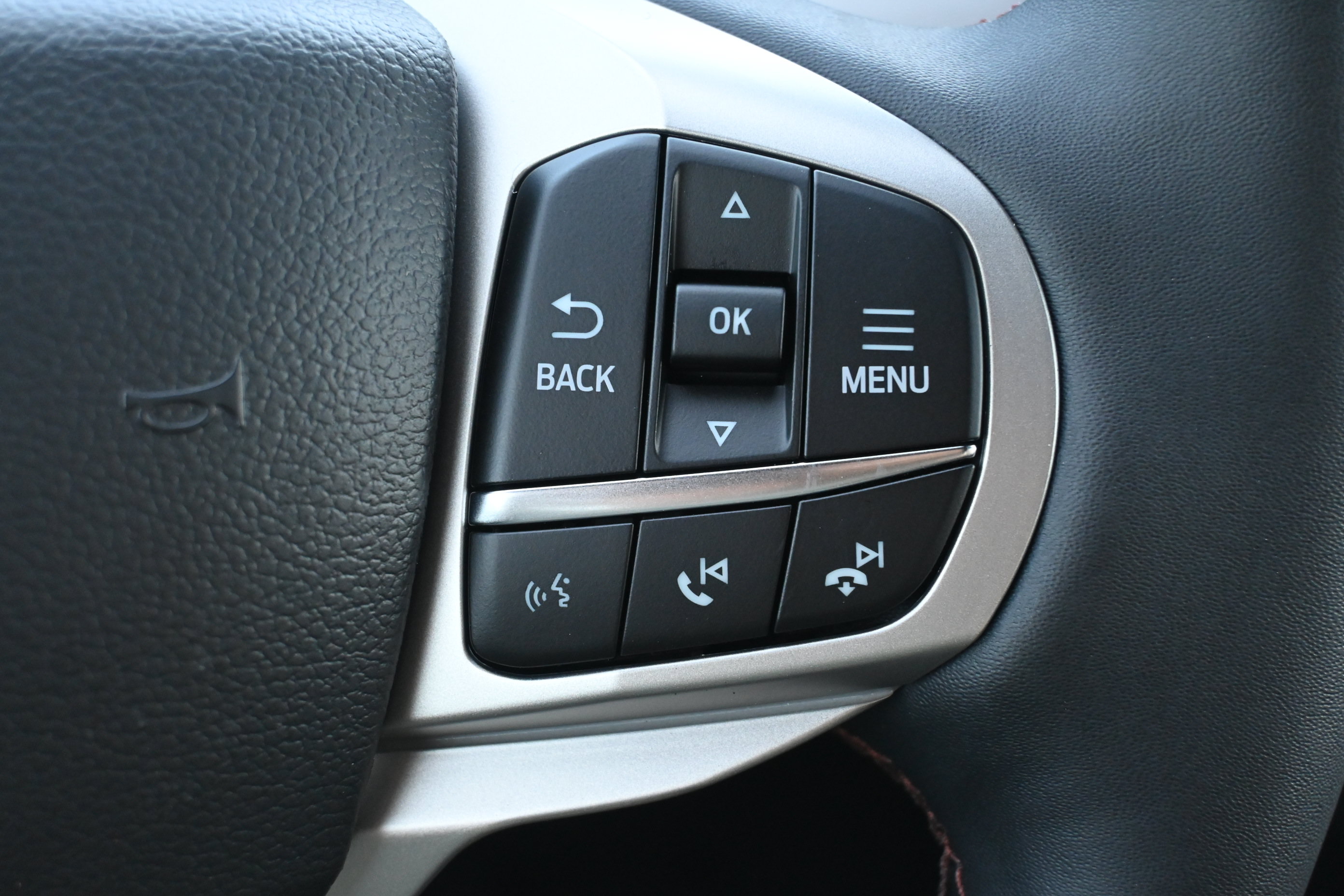 New 2027 Ford Explorer Active w/ Active Comfort Package RWD image 16