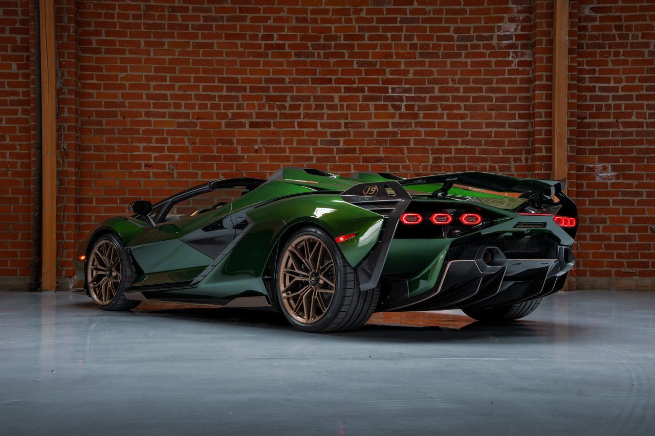Used 2021 Lamborghini Sian Roadster AWD/4WD image 3