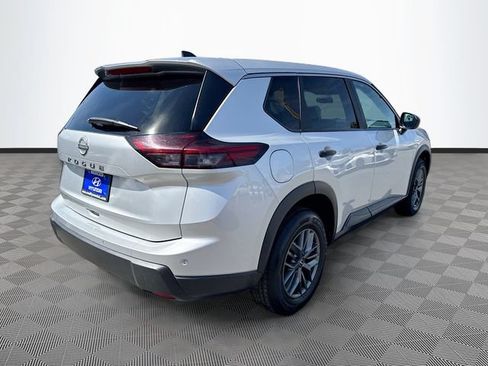 Used 2024 Nissan Rogue S FWD image 7