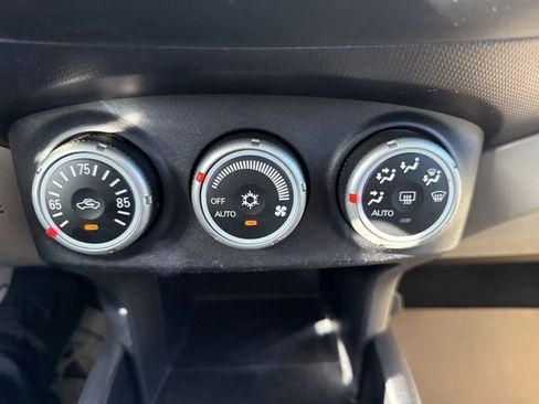 Used 2008 Mitsubishi Outlander XLS image 12