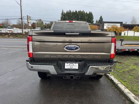 Used 2017 Ford F250 Lariat w/ Chrome Package image 8