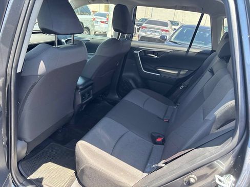 Used 2019 Toyota RAV4 XLE FWD image 13