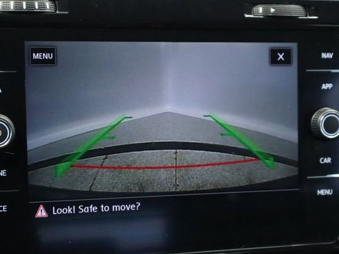 Used 2019 Volkswagen Golf R 4-Door image 33