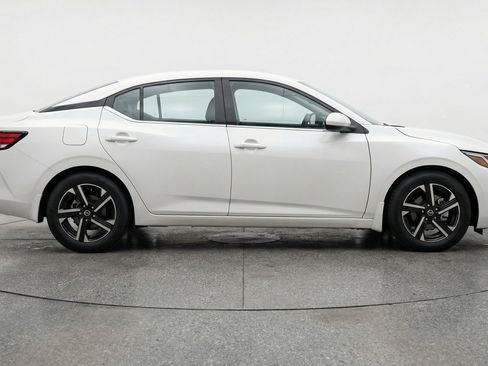 Used 2025 Nissan Sentra SV FWD image 11