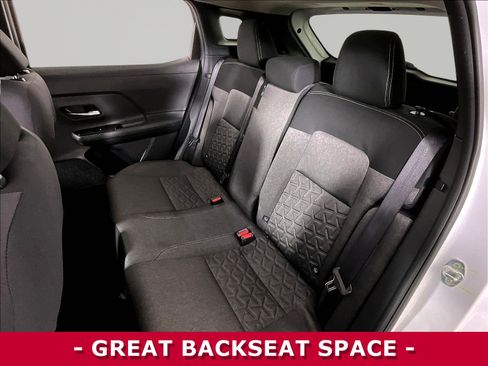 Certified 2025 Nissan Kicks SV w/ SV Premium Package AWD/4WD image 22