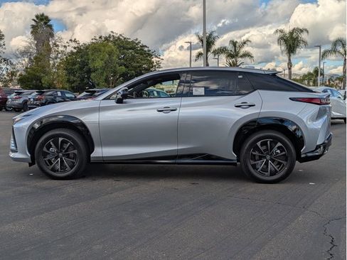 New 2026 Lexus RZ 450e 350e PREMIUM image 8