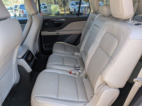 Certified 2022 Lincoln Aviator Reserve w/ Elements Package Plus image 16