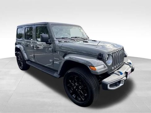 Used 2023 Jeep Wrangler Unlimited Sahara w/ Cold Weather Group AWD/4WD image 11