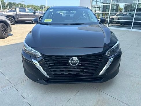 Used 2024 Nissan Sentra SV FWD image 2