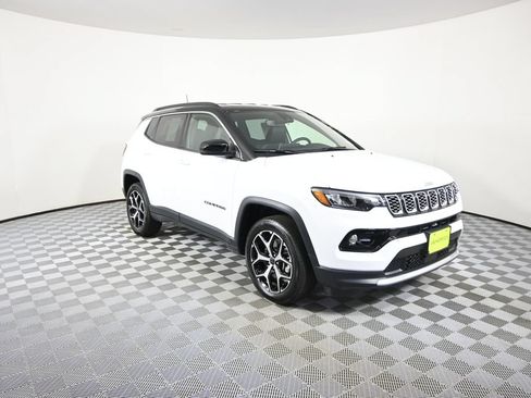 Used 2025 Jeep Compass Limited AWD/4WD image 9