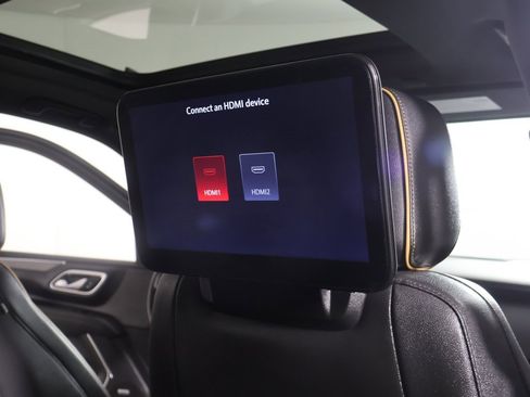 Used 2023 GMC Yukon XL AT4 image 40