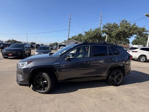 Used 2019 Toyota RAV4 XSE AWD/4WD image 8
