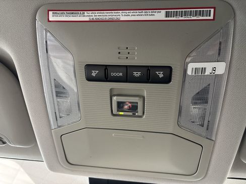 Used 2021 Toyota RAV4 LE w/ Carpet Mat Package (TMS) FWD image 16
